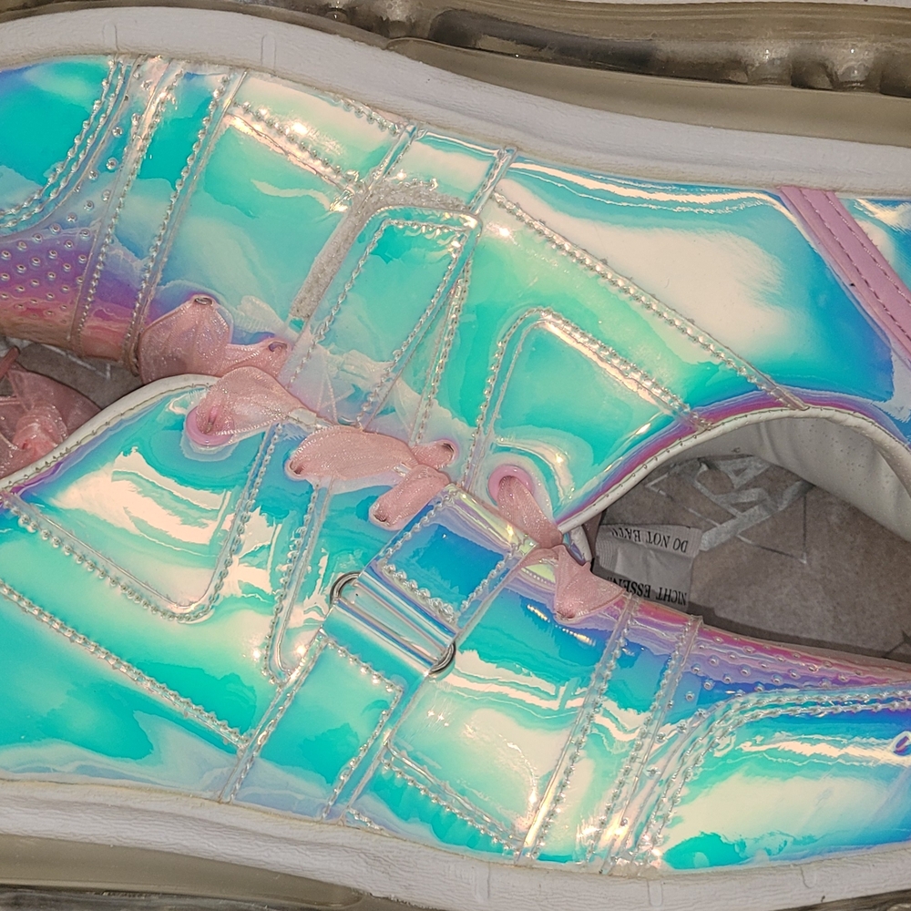 Size 10 | YRU Aiire Atlantis | Hologram Sneakers with Pink Laces